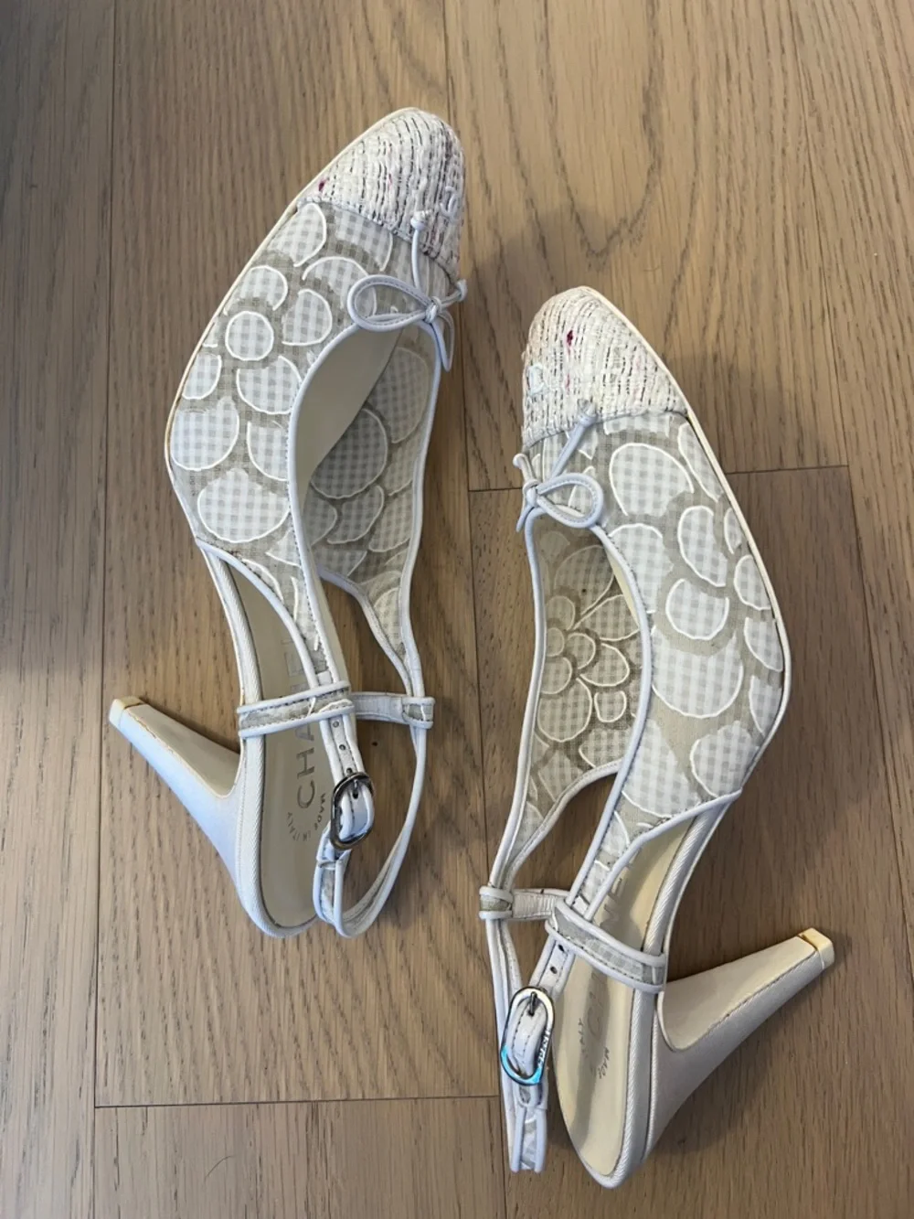 Chanel white heels with lace detail (EU 39 - US 7.5-8) - Picture 4 of 13